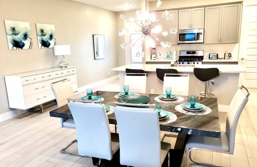 Reunion House | LUXURY Modern Reunion Resort Home . Golf Course Views, Pool Access, near Disney!