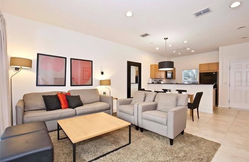 West Kissimmee House | Luxury Townhouse with hot tub in Encantada Resort.