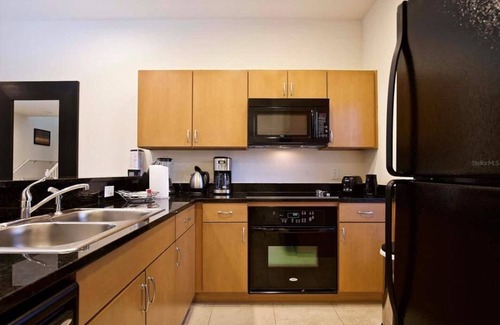West Kissimmee House | Luxury Townhouse with hot tub in Encantada Resort.