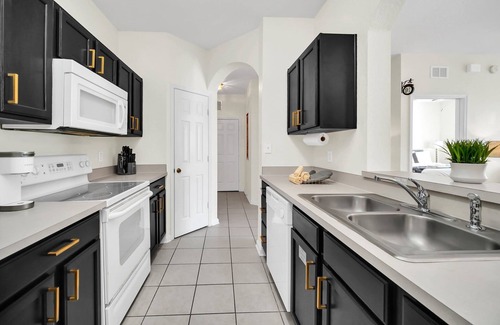 Windsor Hills Apartment | Magical Harry Potter Themed Condo