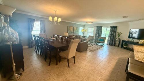 Crystal Cove House | Magical Home a Few Minutes from Disney