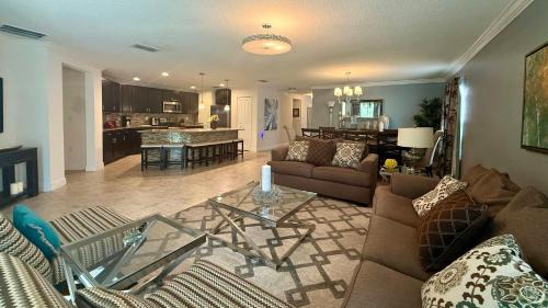 Crystal Cove House | Magical Home a Few Minutes from Disney