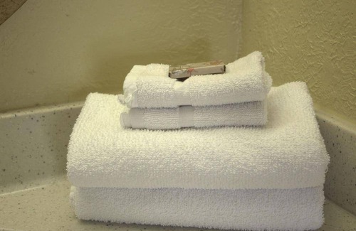 Historic Downtown Kissimmee House | Motel ∙ 3 guests