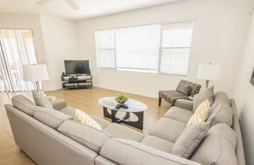 Davenport House | NEW LISTING - Private Pool - Resort Amenities - WiFi - Providence Resort