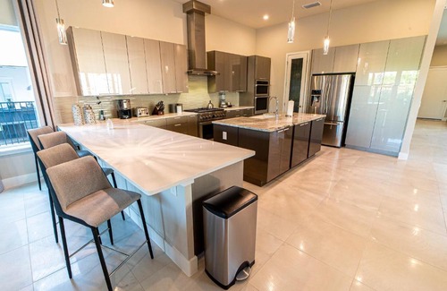 Reunion House | ONIP - Stunning Home in Bears Den Near Disney with Private Pool, Movie Room, Pool Table & Resort Amenities - 985JN