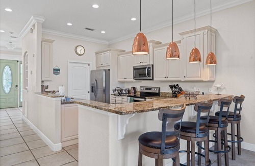 Reunion House | Palm Court Villa | Luxury Pool Home | Games Room | Minutes to Disney!