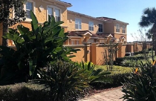 Waterstone House | Perfect Orlando Vacation Destination so close to Disney Parks & Entertainment!
