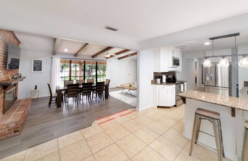 Orlando House | Pool & Lakeview home/3 Min Universal/15min Disney