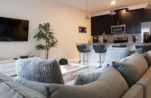 Davenport House | Poolside Bliss: Enchanted 4BR Townhome, Ultimate Fun! - 1556