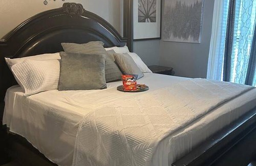 Northwest Orlando Resort | Private room ∙ 2 guests