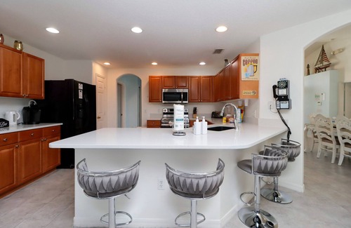 Tuscan Ridge House | Private Sunny Pool, Hot Tub & Movie Room – Sleeps 9