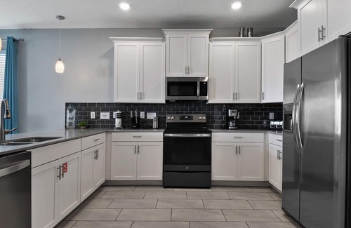 Davenport House | PROMO 8BR Villa,Outstanding Game Room,Resort - by Blue Sky Villas