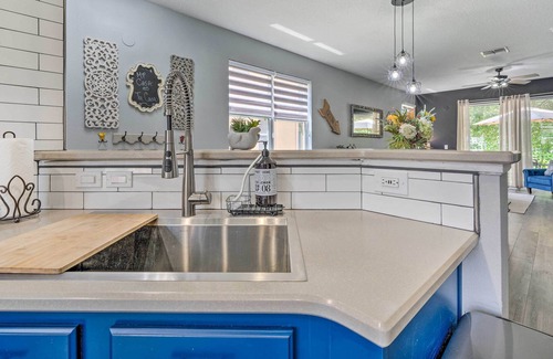 Crestwynd Bay House | Renovated Kissimmee Townhome: 5 Mi to Disney!