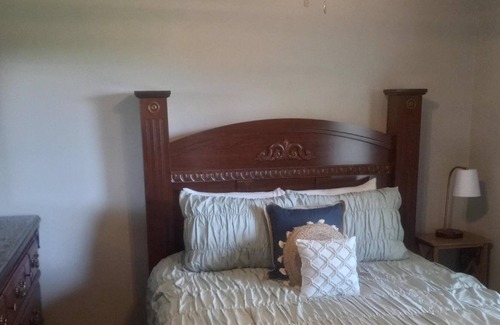 Orange Tree House | Samosa Hill Private Pool and Spa Home Dog Friendly