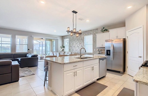 Loughman House | Solterra Luxury 6BR Villa with Game Room & Pool