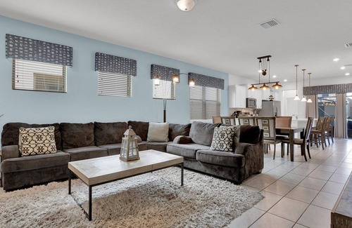 Loughman House | Solterra Resort 5 bedroom Private Pool/Spa Home