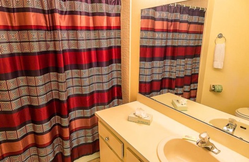 Ventura Apartment | Southpointe Condo #231704