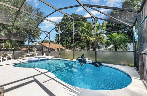 Orange Tree House | Spacious 5BR Villa w/South-Facing Pool, Spa & Game Room Near Disney