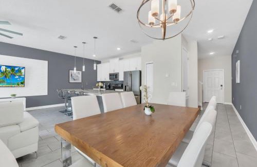 Kissimmee House | Storey Lake Escape with Pool