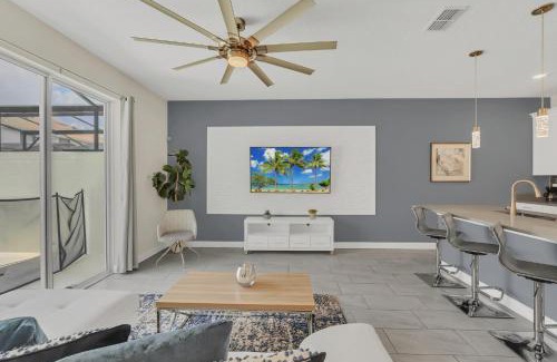 Kissimmee House | Storey Lake Escape with Pool