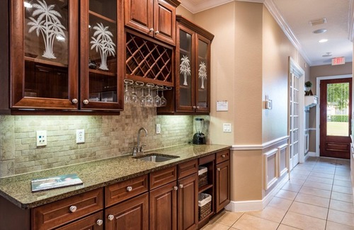 Reunion House | Stunning 3-Bed Resort home w/3 Ensuite Bedrooms, pool, spa, outdoor kitchen. Near WDW