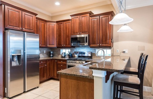 Reunion House | Stunning 3-Bed Resort home w/3 Ensuite Bedrooms, pool, spa, outdoor kitchen. Near WDW