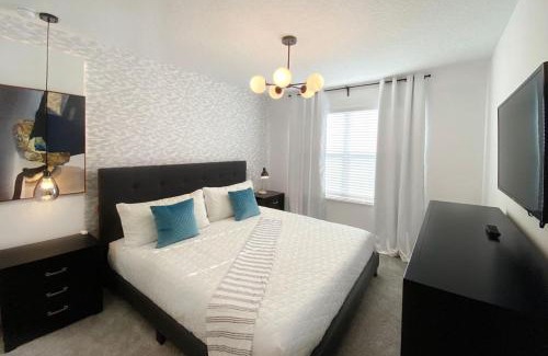 Four Corners House | Stunning 5BD themed Rooms with Pool and BBQ near Disney