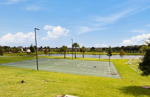 Four Corners House | Stunning 5BD themed Rooms with Pool and BBQ near Disney