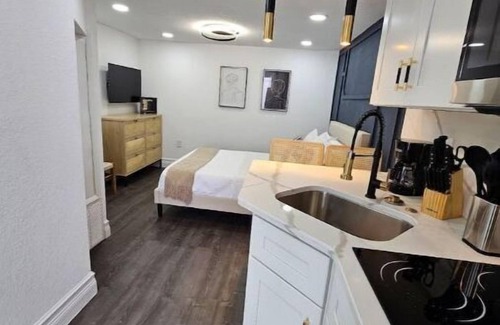 Lawsona - Fern Creek House | The Hideaway DT Orlando Tiny Home w Free Parking