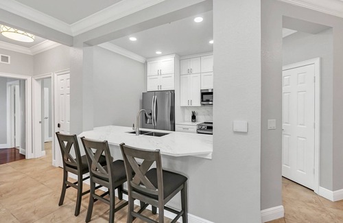 Crestwynd Bay Condo | The Magical Dream Getaway | Top Floor Oversized Condo with Kids Bedroom
