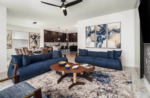 Florida Center House | The Ritzy |Breathtaking NEW Home w/PVT Pool & 2 Themed BRs in Dream Location