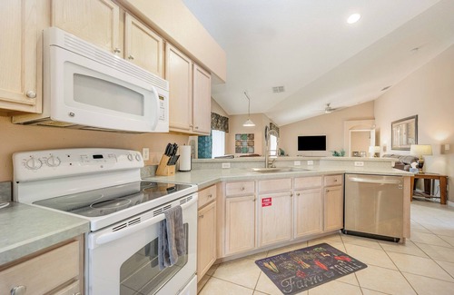 Orange Tree House | Treat Yourself, Luxury Pool & Spa Private Home 16147