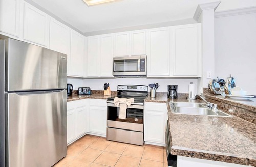 West Kissimmee Condo | Upstay - Condo w Pool, Hot Tub, More - Near Disney