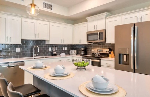 Kissimmee Apartment | Urban Elegance - Modern Retreat