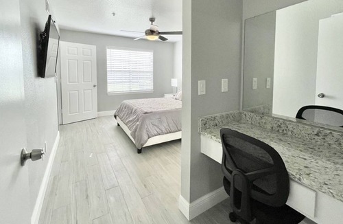 Metro West Condo | 1 Bedroom Condo 378503 by Houzlet