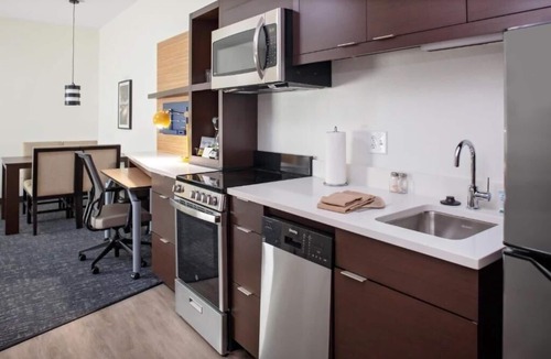Airport North Apartment | 1 Bedroom King Suite Near Airport Lakes Park ORL