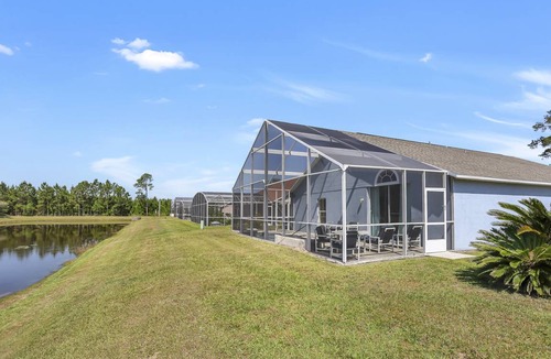 Crescent Lakes Villa | 149 m² Villa ∙ 4 bedrooms ∙ 8 guests
