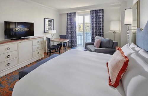 Florida Center Hotel | 2-Bedroom Suite at a 4⭐️ Hotel