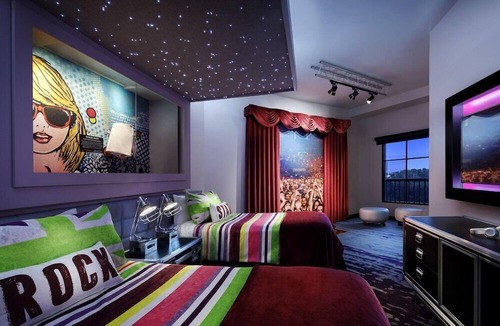 Florida Center Hotel | 2-Bedroom Suite at a 4⭐️ Hotel