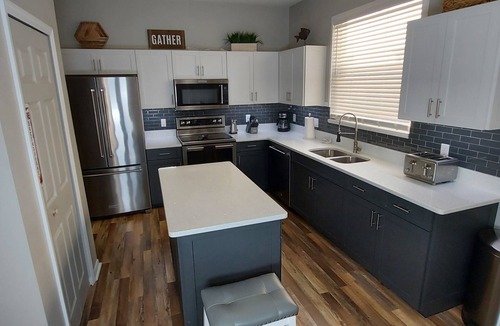 Calabay Parc House | 2 Master Suites ☆ 86" TV☆ Hot Tub☆ In Calabay Parc