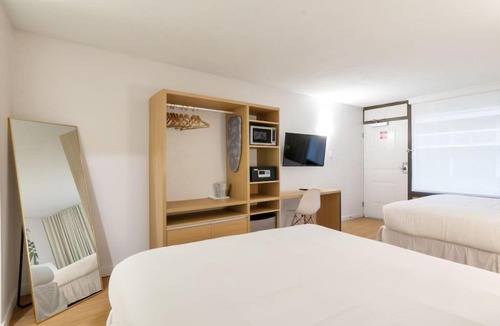Kissimmee Hotel | 206 Entire Studio Kissimmee minutes to Disney