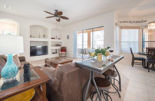 Legacy Park House | 240 m² House ∙ 4 bedrooms ∙ 8 guests