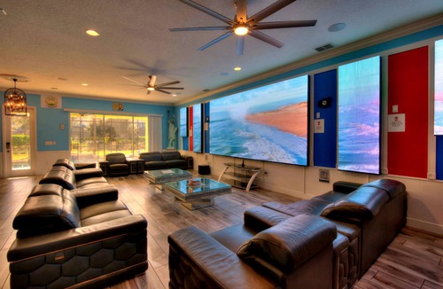 Loughman House | 28 Bedrooms, America & Music Bowling, SIDE BY SIDE, Sleep 80