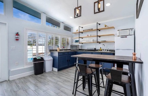 Dover Shores East House | 2BR Family Retreat Orlando Full Kitchen