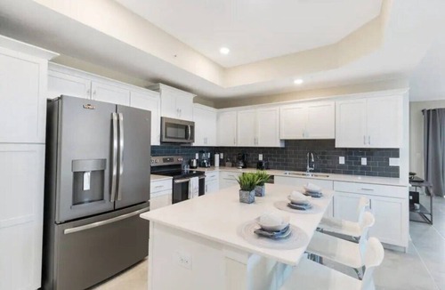 Kissimmee Apartment | 3 Bedrooms/2 Bathrooms/Storey Lake (4751-308 CT)