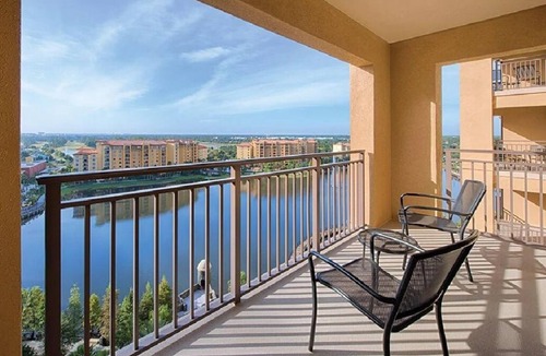 Lake Buena Vista Condo | 3 BR Deluxe Condo BONNET CREEK Club Wyndham Resort, less than 1 mile from Disney