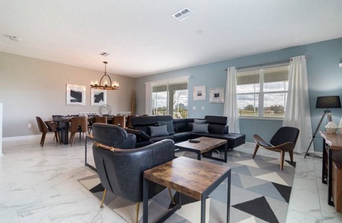 Historic Downtown Kissimmee House | 363 m² House ∙ 8 bedrooms ∙ 16 guests