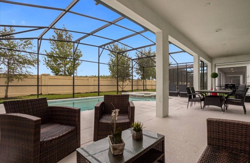 Historic Downtown Kissimmee House | 380 m² House ∙ 9 bedrooms ∙ 19 guests