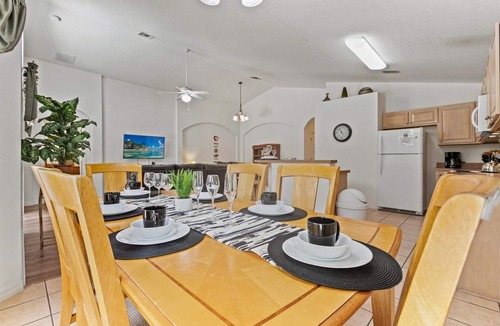Cumbrian Lakes House | 4 Bedroom Private Pool+Spa Home 8 Miles to Disney