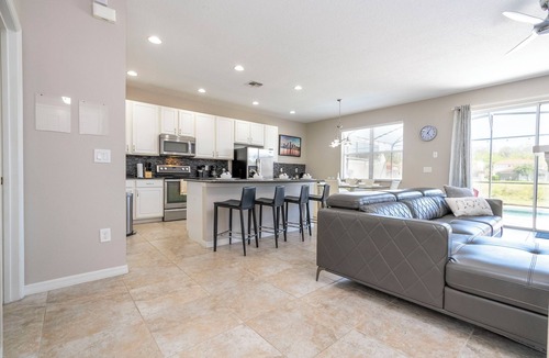 Seasons House | 4-bedroom Townhome Resort with Private Pool and BBQ Grill